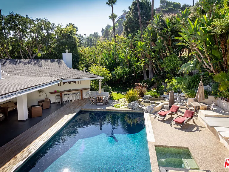 9203 Robin Dr — Photo 12
