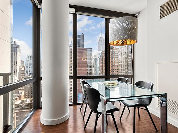 5th image of 101 W 24th St APT 26A