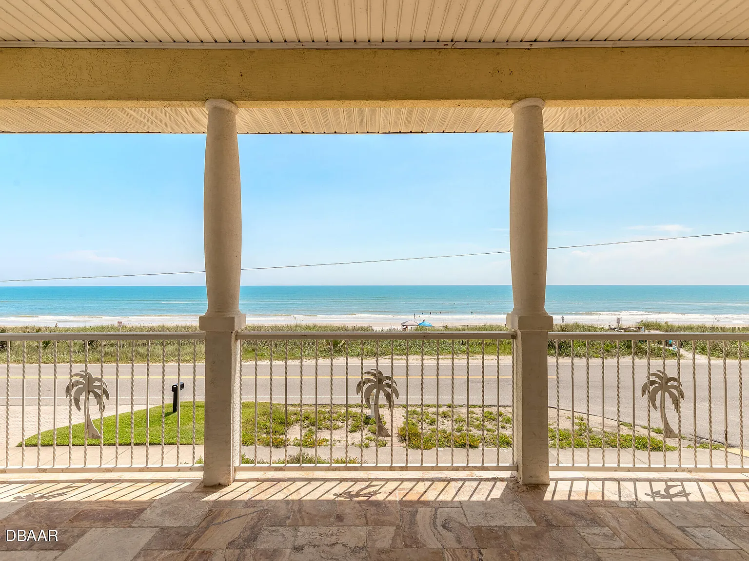3 bed, 3.5 bath, 2252 sqft, $5,500 — Photo 3