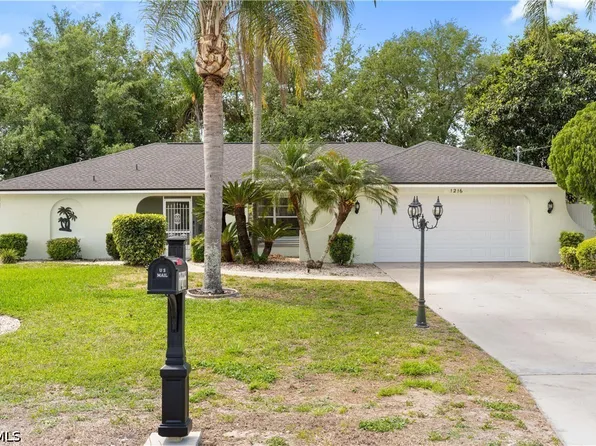 1216 E 3rd St, Lehigh Acres, FL 33936