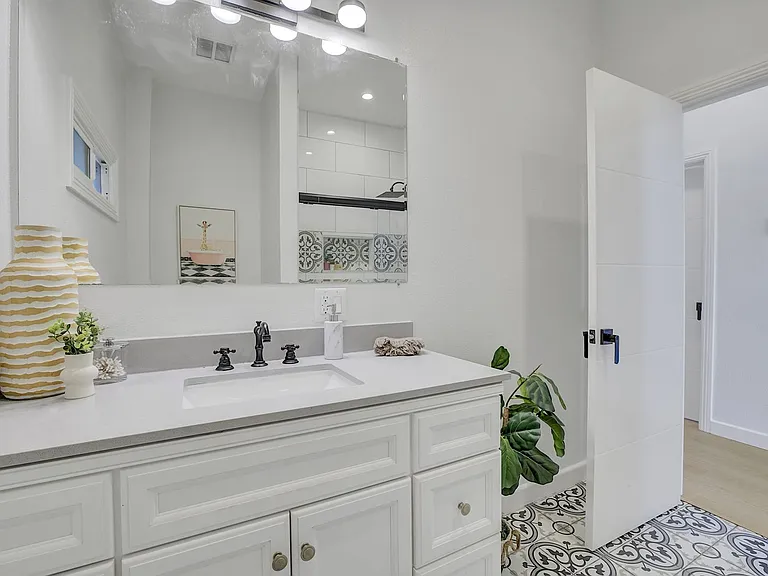 3107 Filbert St — Photo 16