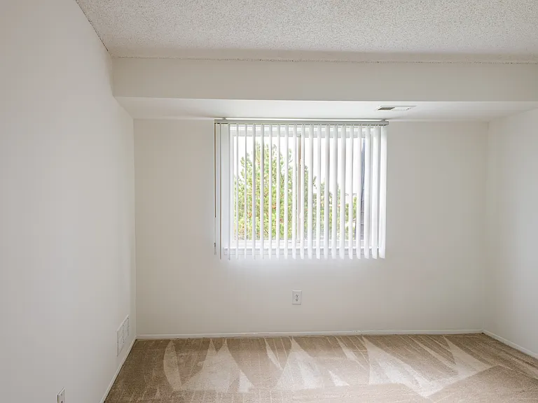 Riverside Village Apartments — Photo 47