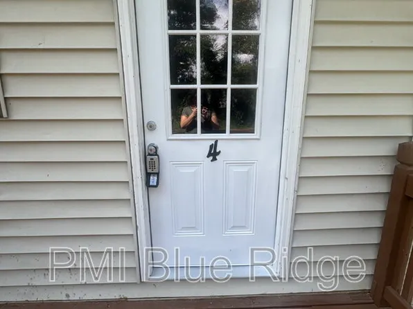 2020 Somerset Dr, Hendersonville, NC