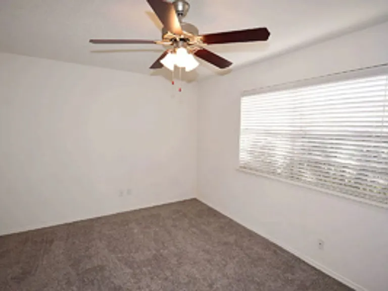 1304 Wylie Rd — Photo 33