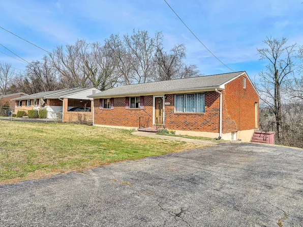 203 Cherryhill Rd NW, Roanoke, VA 24017