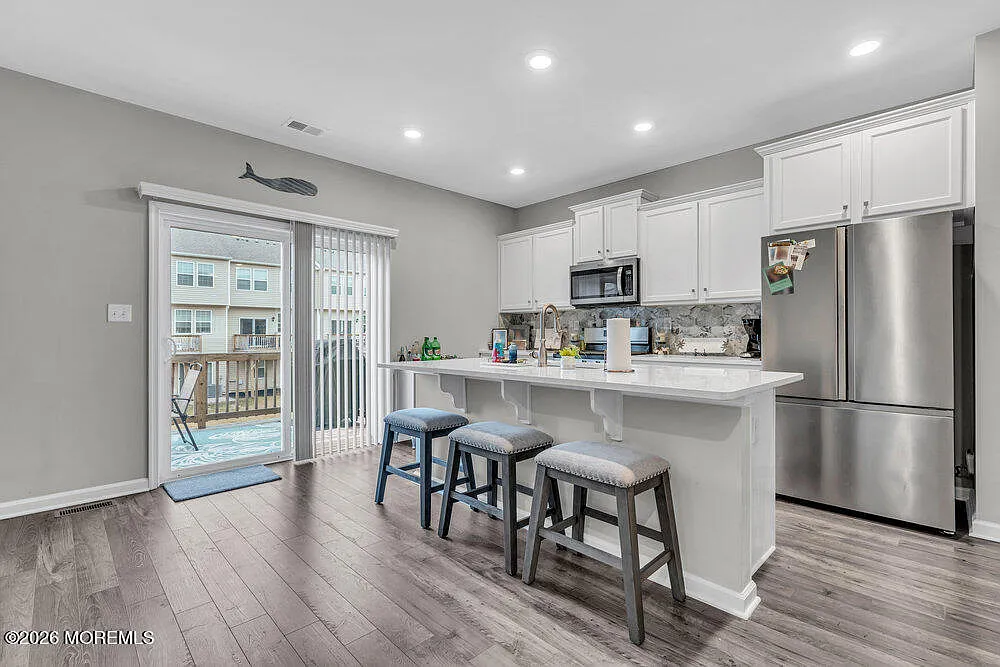 3 bed, 2.5 bath, 1920 sqft, $3,400 — Photo 1