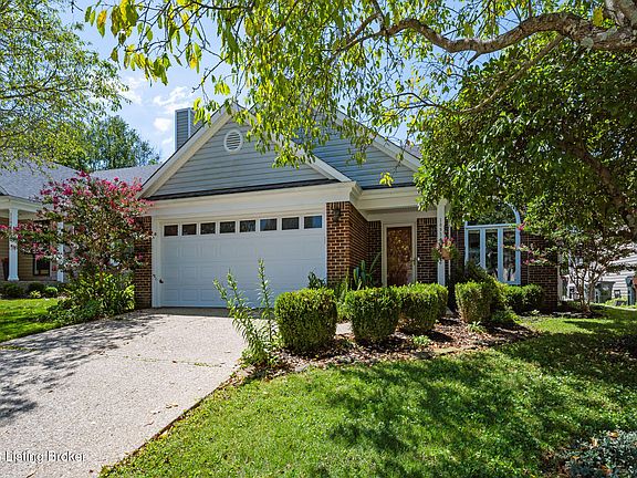 3rd image of 10928 Fairway Pointe Dr