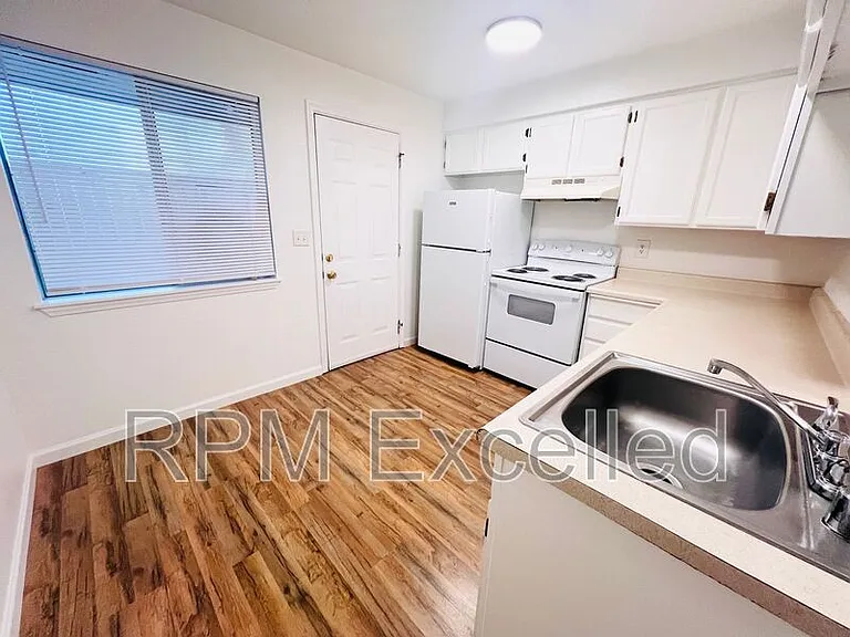 634 M St NE #4 — Photo 6
