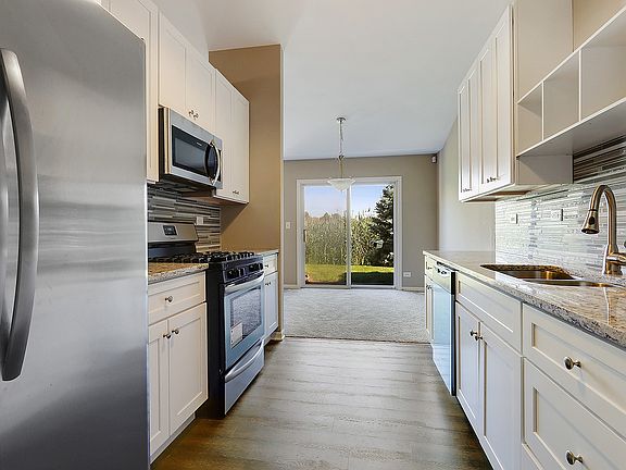 5th image of 12208 Fairway Cir Unit B