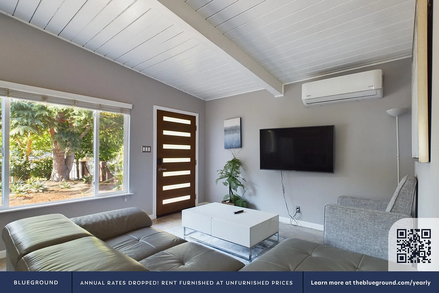 4 bed, 3.0 bath, 1400 sqft, $5,820 — Photo 2