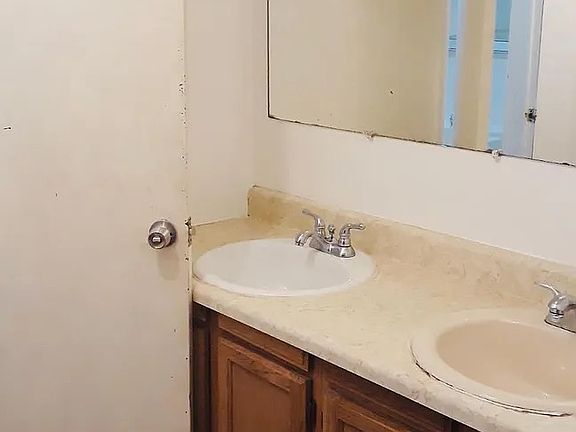 3rd image of 628 Cornell Ave