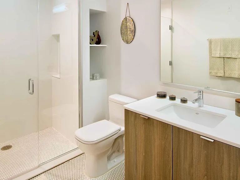 2x2 Bathroom