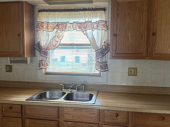 4th image of 650 E 159th Pl