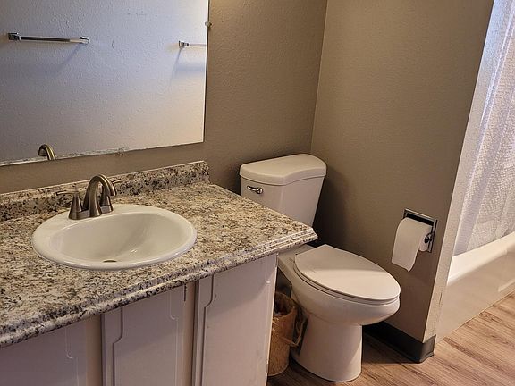4th image of 1040 Alderson Ave #4