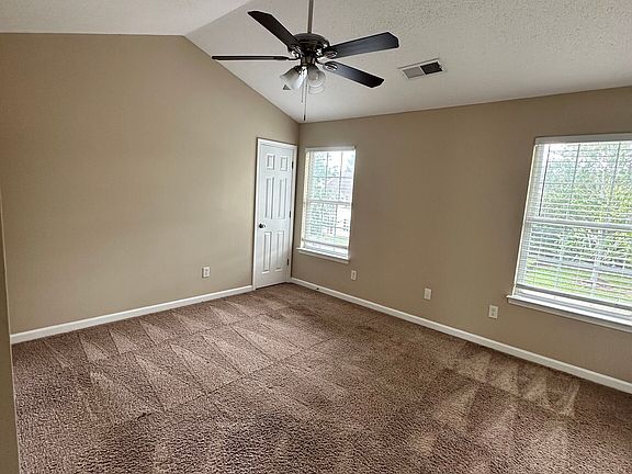 3rd image of 411 Kara Ln