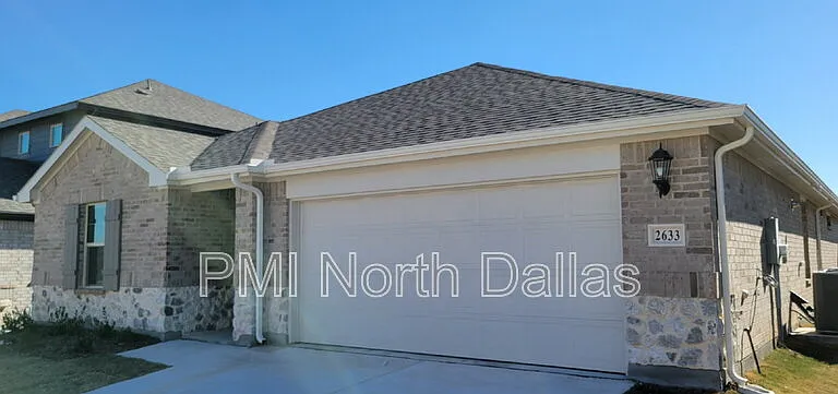 2633 Oneida Ln — Photo 3