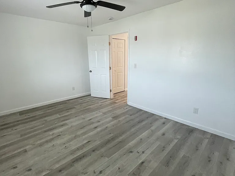 Genesis Apartments — Photo 25