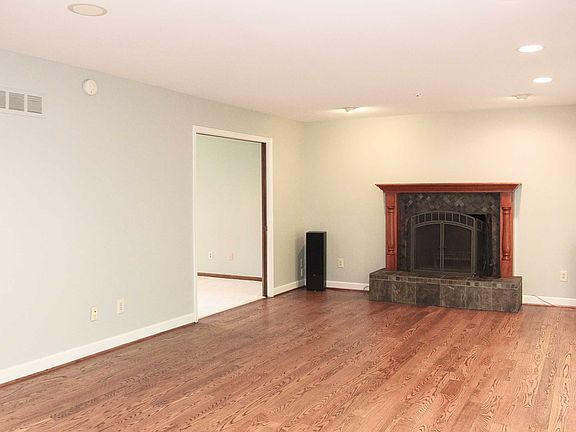5th image of 3064 Shadydale Ln