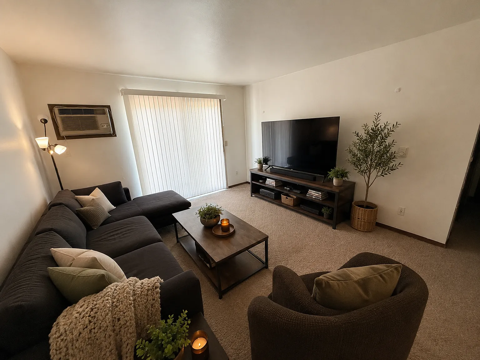 Bristol Oaks Apartments — Photo 4