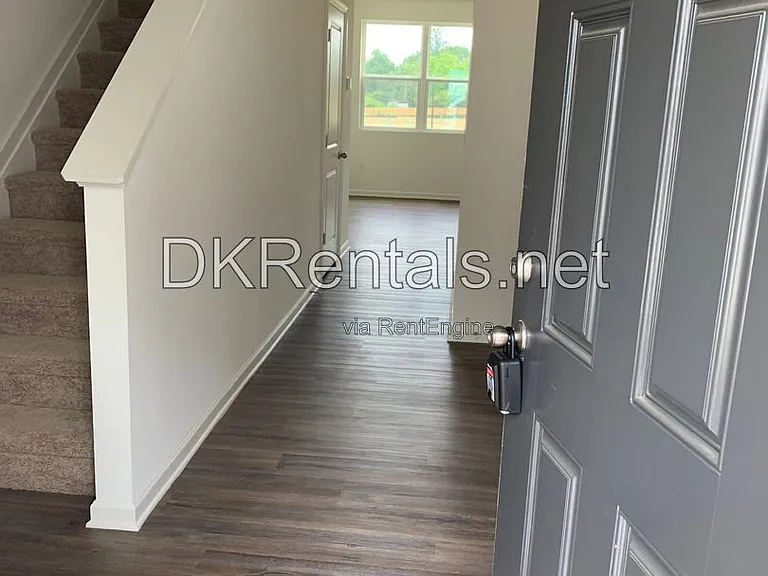 242 Grand Central Way — Photo 2