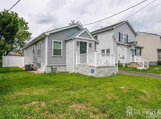 12 Bird Ave, Iselin, NJ 08830