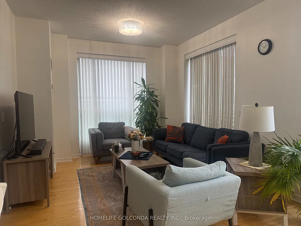 330 Red Maple Rd #Penthouse 07