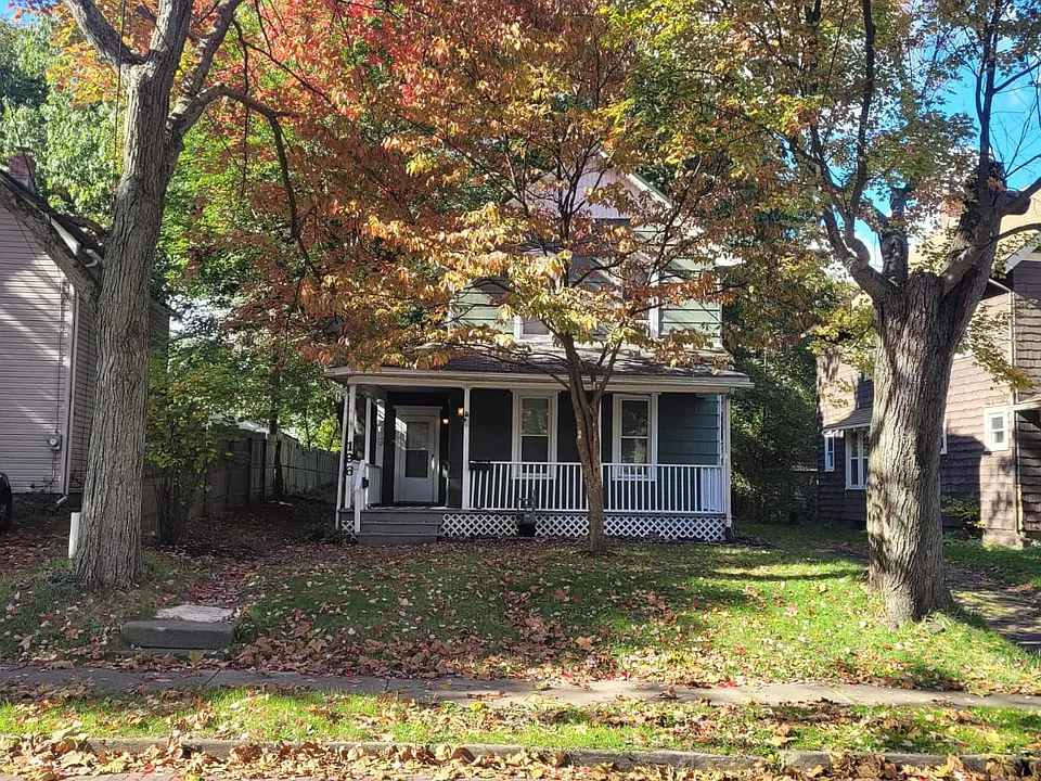 196 Jewett St #1