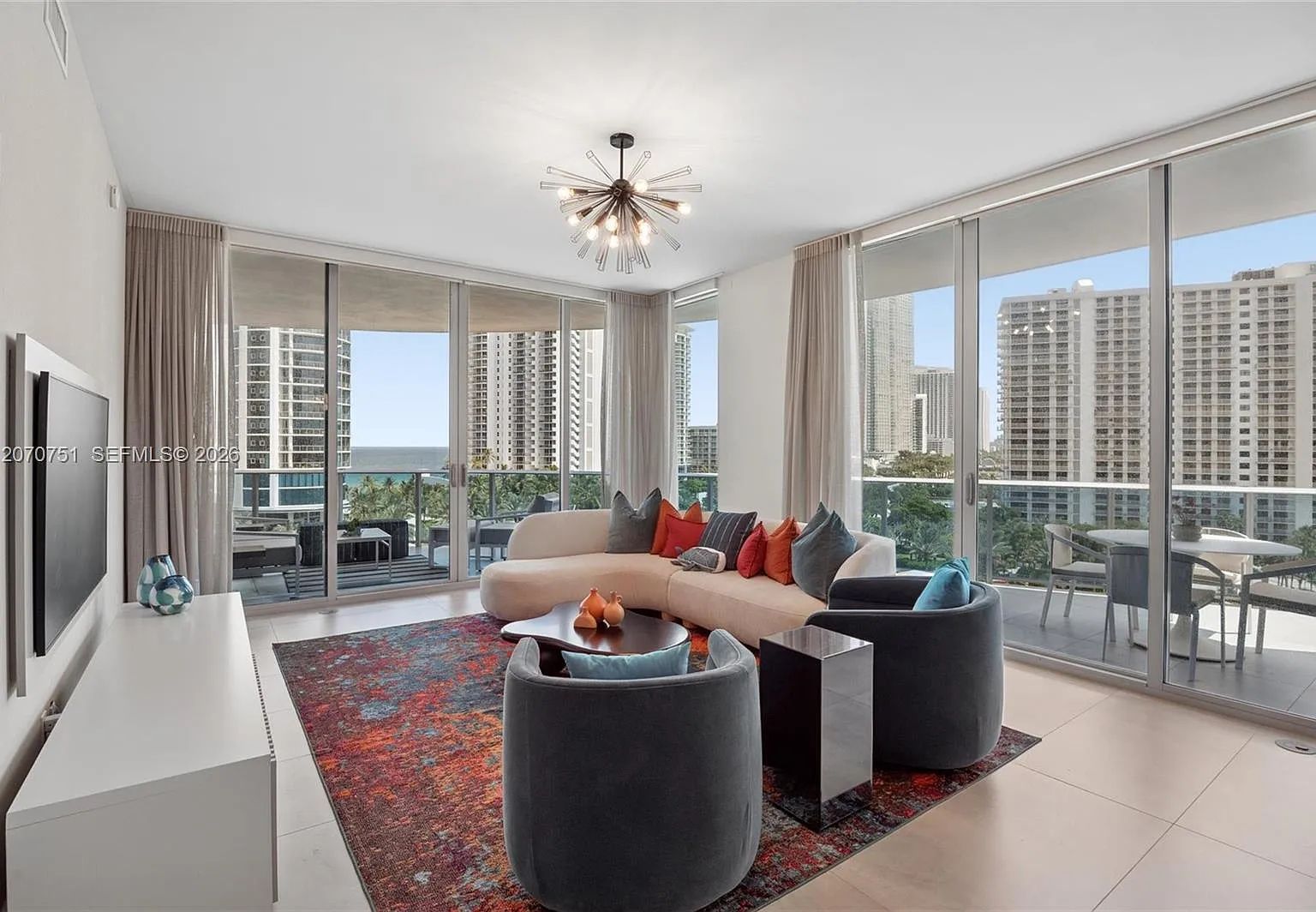 Aurora Condominium — Photo 4