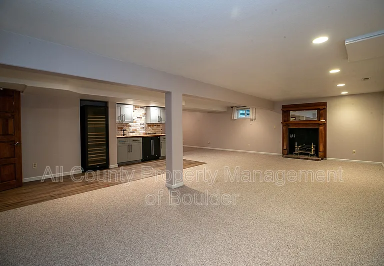 470 W Sutton Cir — Photo 13