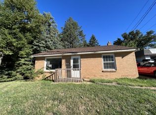910 E Oakland Ave, Bloomington, IL