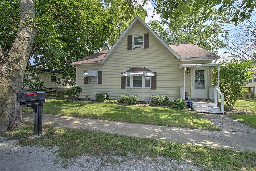 450 N Kenwood St photo 1