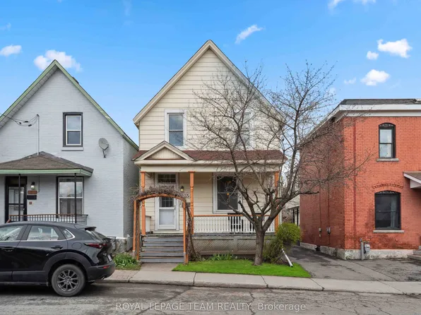 235 Cambridge St N, Ottawa, ON K1R 7B1