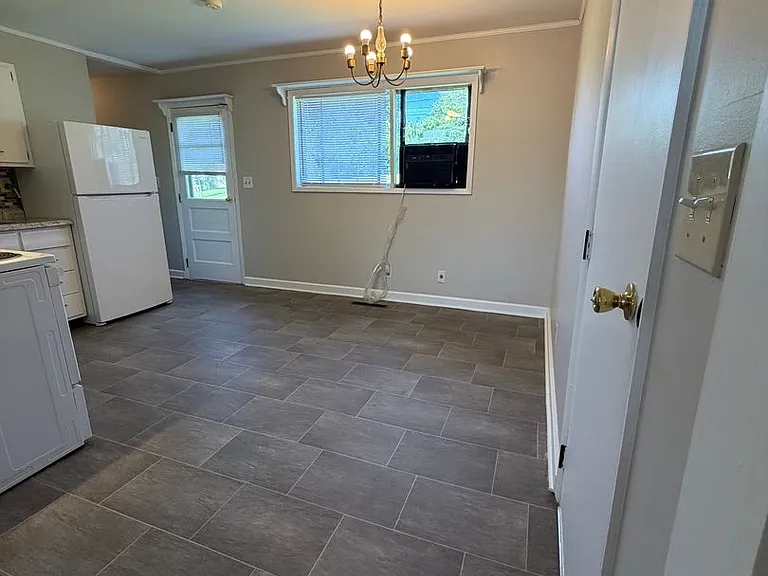 106 Tulip Dr — Photo 4