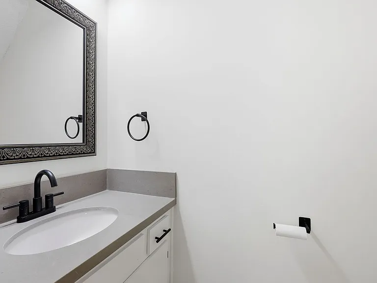 114 Kingsbury Dr #114 — Photo 6