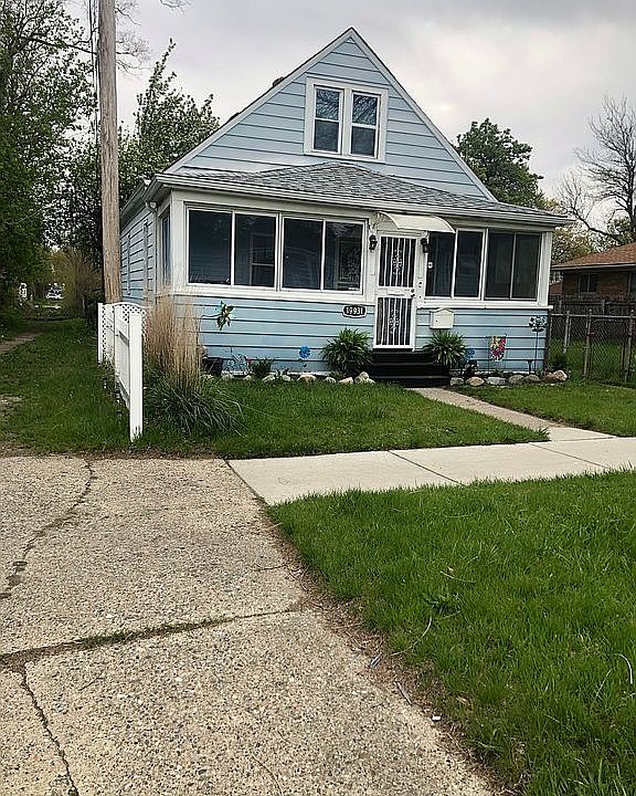 1st image of 19931 Mackay St