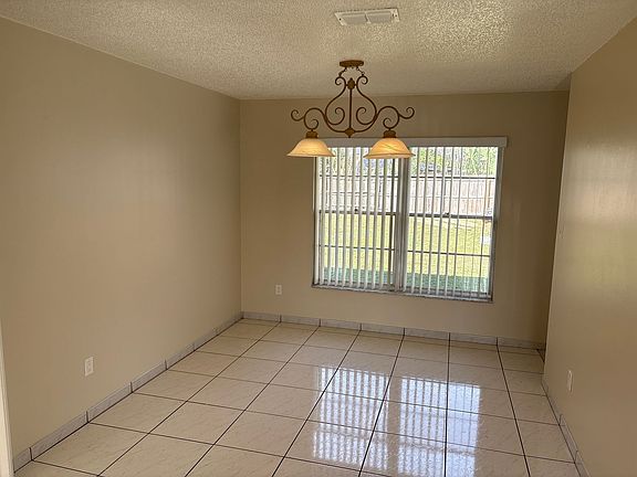 4th image of 2355 Bay Leaf Dr