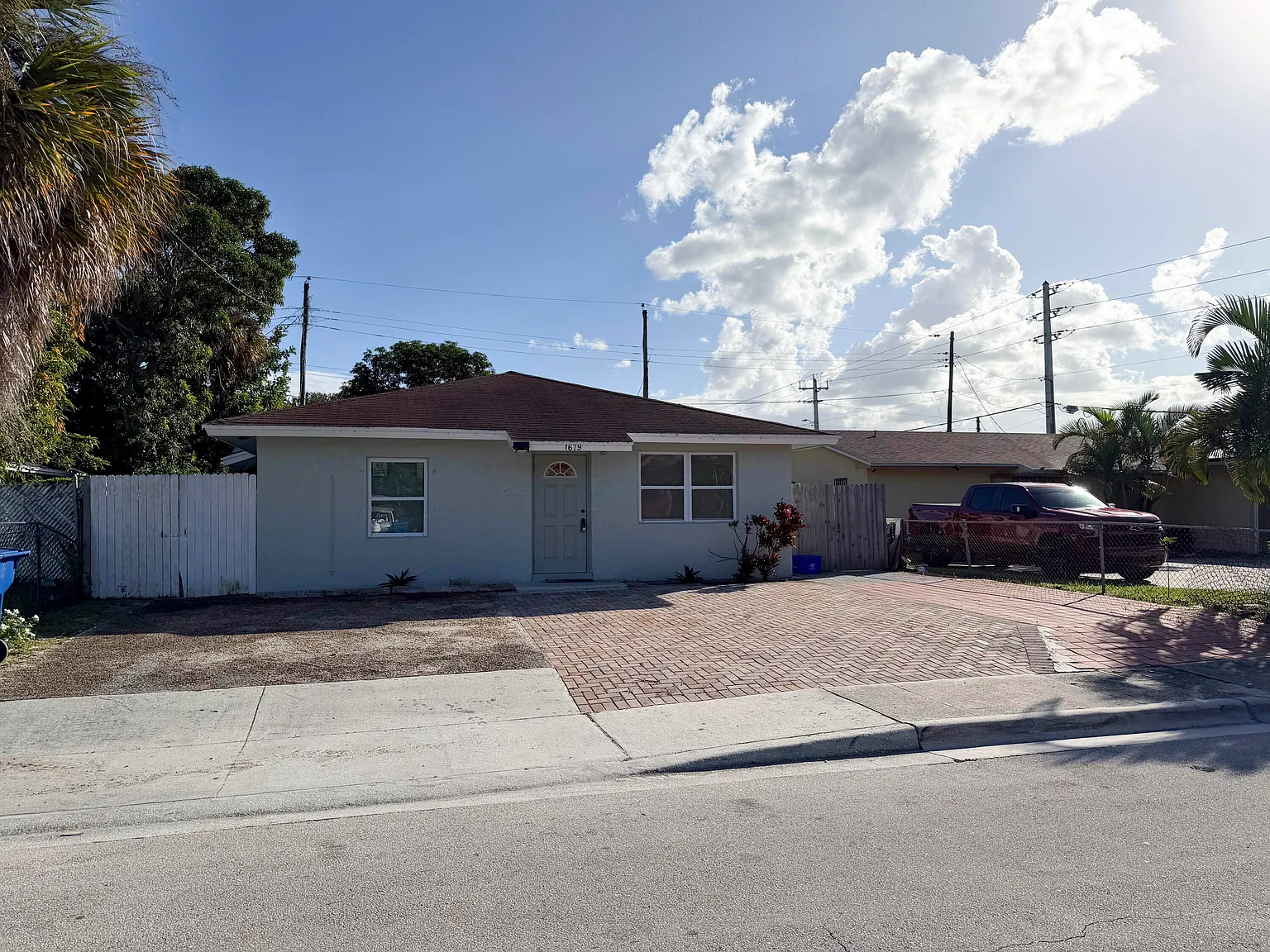 3 bed, 2.0 bath, 1142 sqft, $2,700 — Photo 1