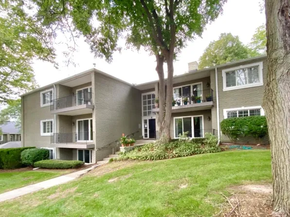 1111 N Old Woodward Ave, Birmingham, MI