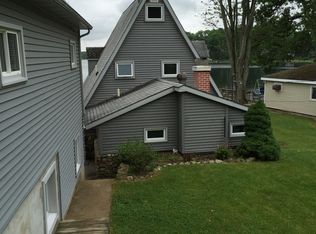 1210 N Eagle Lake Dr, Kalamazoo, MI 49009