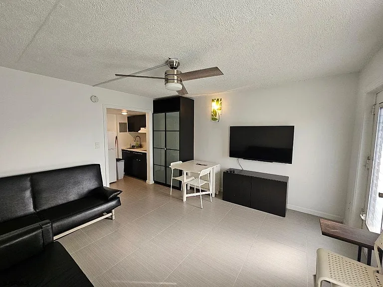 3501 Boardwalk #B210 — Photo 4