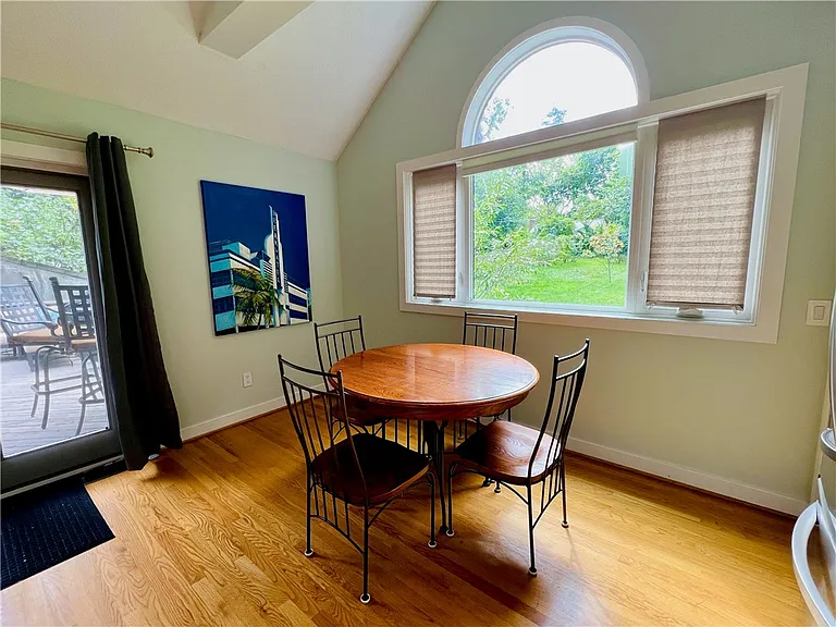 27 Hoyt Pl — Photo 13