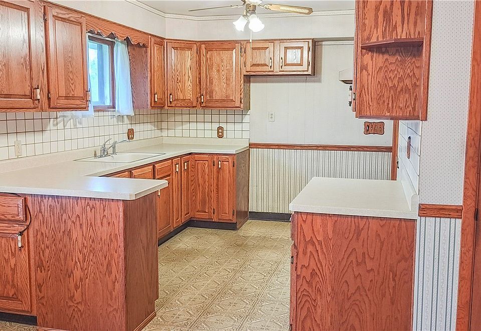 4689 Dobbins Rd, Poland, OH 44514 Zillow