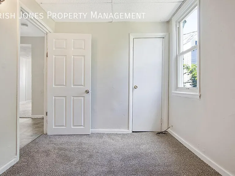 935 Niagara St #4 — Photo 11