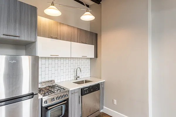 Rented by Nooklyn NYC LLC | media 18