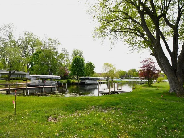 478 East Bay Court, Green Lake, WI 54941