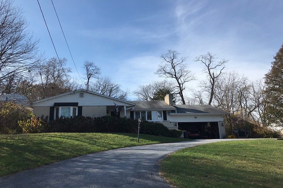 2nd image of 200 Evergreen Rd