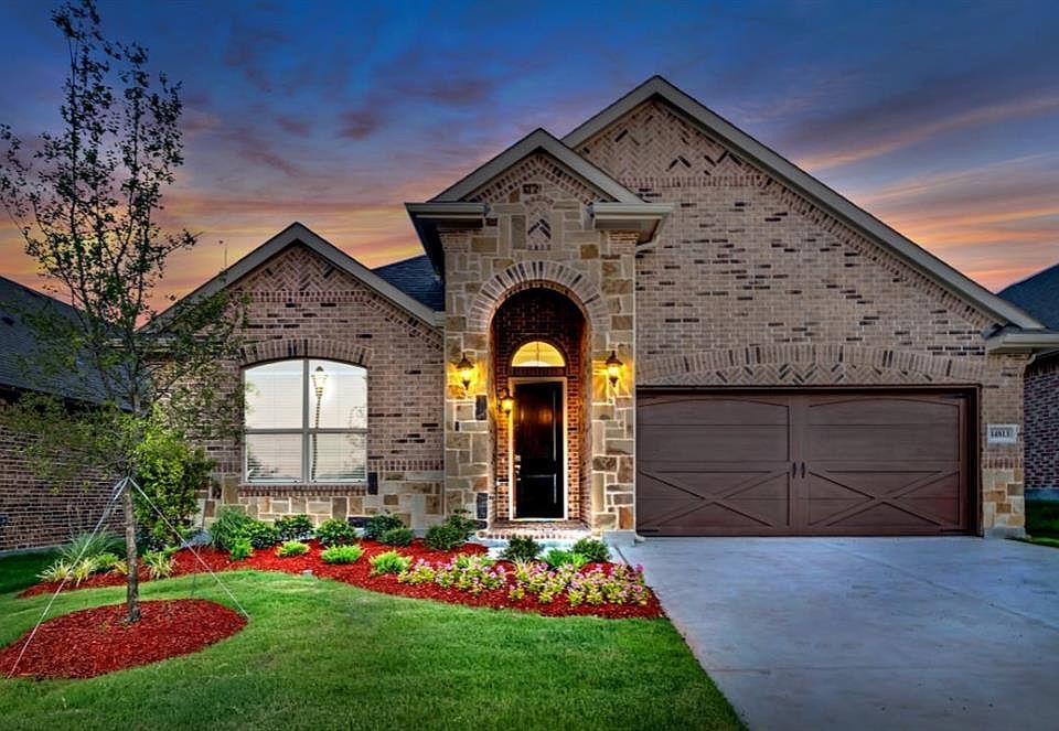 D.R. Horton's - The Holly floorplan, elevation B. All photos shown here may not depict the specified home & features included are for illustration purposes only.