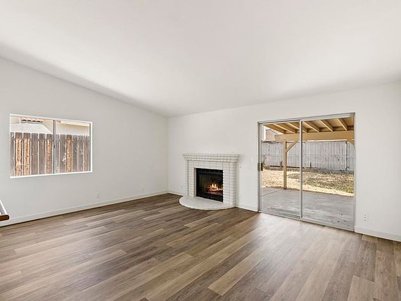 3rd image of 1726 Katy Pl