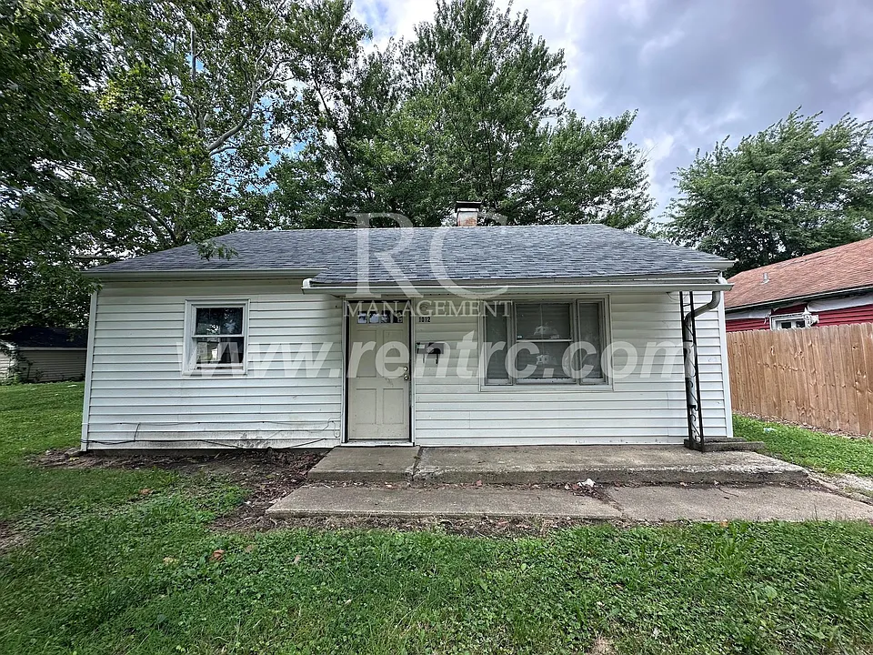 1012 Giddings St