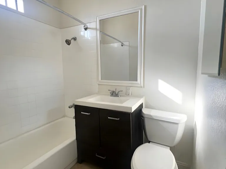 2444-5 Wabash Ave #1/2 — Photo 5